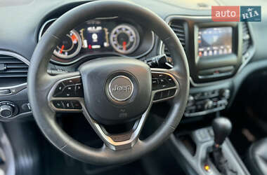 Внедорожник / Кроссовер Jeep Cherokee 2020 в 