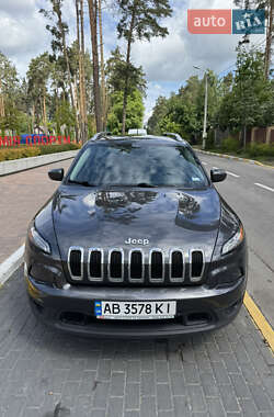 Позашляховик / Кросовер Jeep Cherokee 2016 в 