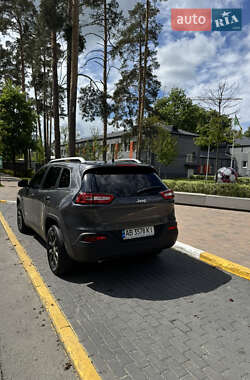 Позашляховик / Кросовер Jeep Cherokee 2016 в 