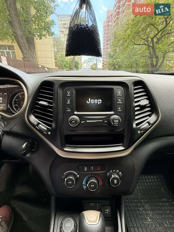 Позашляховик / Кросовер Jeep Cherokee 2016 в Одесі