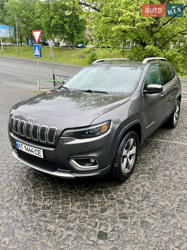 Внедорожник / Кроссовер Jeep Cherokee 2019 в Хмельницком