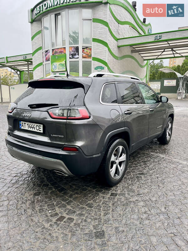 Внедорожник / Кроссовер Jeep Cherokee 2019 в Хмельницком