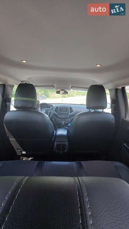 Внедорожник / Кроссовер Jeep Cherokee 2018 в Полтаве