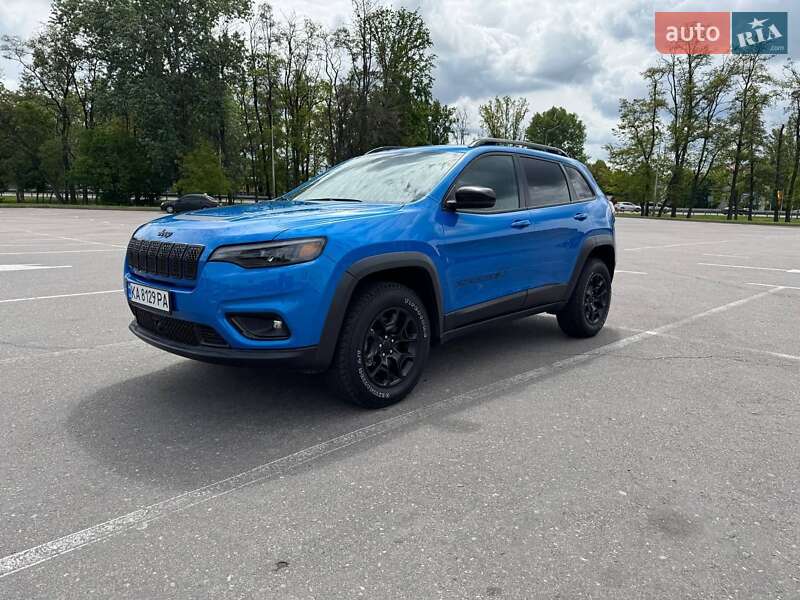 Внедорожник / Кроссовер Jeep Cherokee 2022 в Киеве