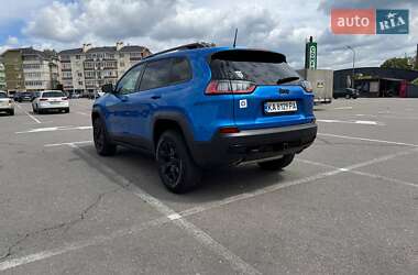 Внедорожник / Кроссовер Jeep Cherokee 2022 в 