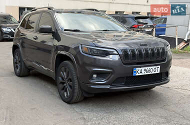 Внедорожник / Кроссовер Jeep Cherokee 2019 в 