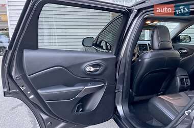 Внедорожник / Кроссовер Jeep Cherokee 2022 в 