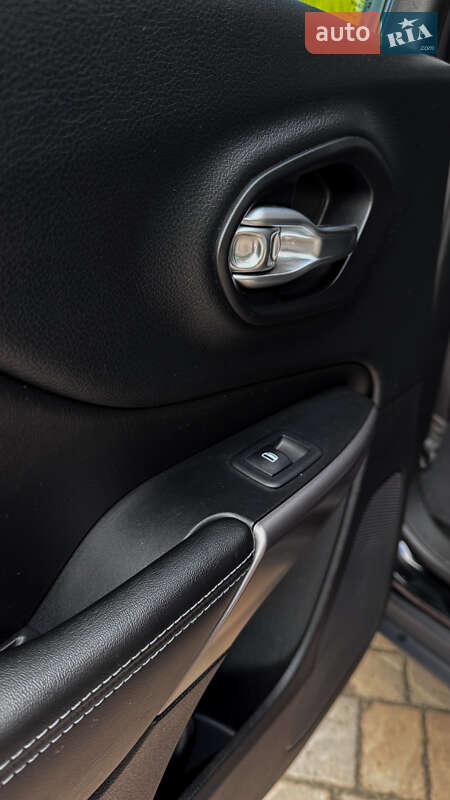 Внедорожник / Кроссовер Jeep Cherokee 2018 в Полтаве