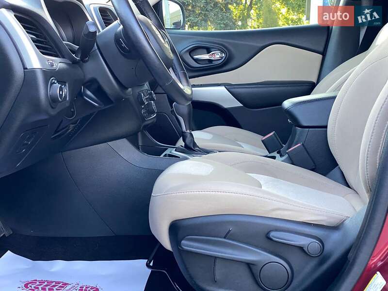 Позашляховик / Кросовер Jeep Cherokee 2017 в Львові