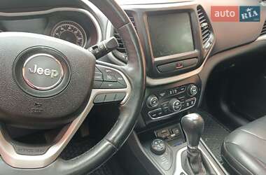 Внедорожник / Кроссовер Jeep Cherokee 2015 в 