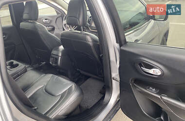 Внедорожник / Кроссовер Jeep Cherokee 2014 в 