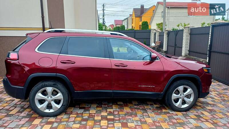 Внедорожник / Кроссовер Jeep Cherokee 2020 в Хмельницком