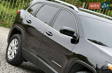 Позашляховик / Кросовер Jeep Cherokee 2017 в 