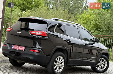 Позашляховик / Кросовер Jeep Cherokee 2017 в 