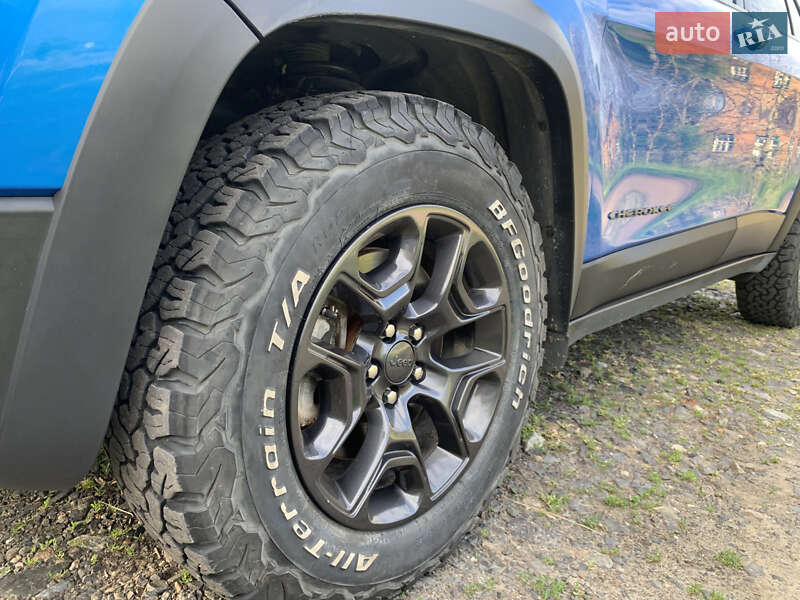 Позашляховик / Кросовер Jeep Cherokee 2019 в Полтаві