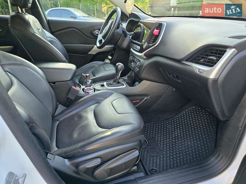 Позашляховик / Кросовер Jeep Cherokee 2017 в Запоріжжі фото 14 Позашляховик / Кросовер Jeep Cherokee 2017 в Запоріжжі