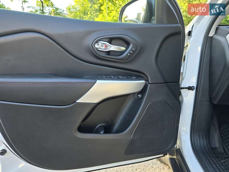 Позашляховик / Кросовер Jeep Cherokee 2017 в Запоріжжі фото 20 Позашляховик / Кросовер Jeep Cherokee 2017 в Запоріжжі