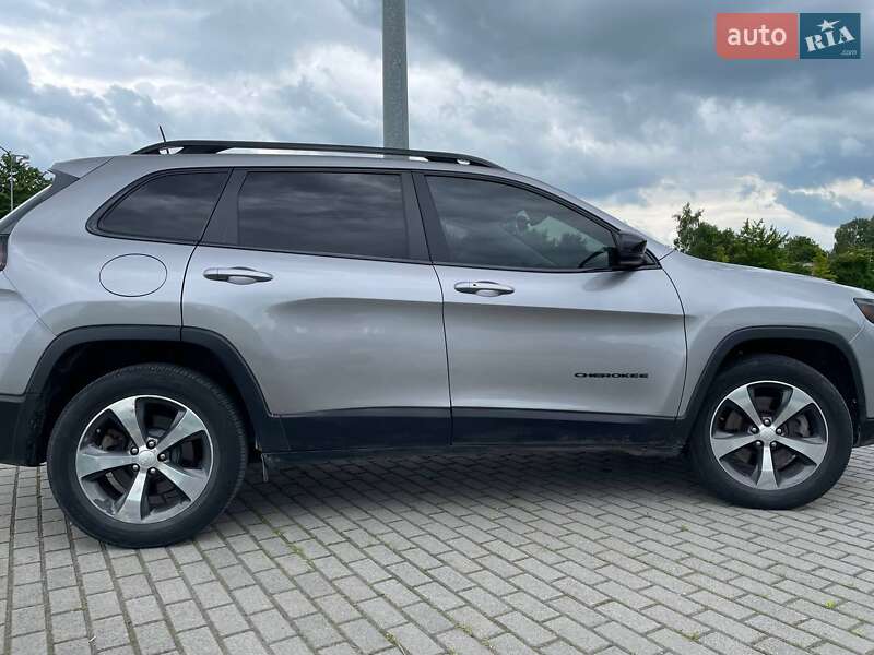 Позашляховик / Кросовер Jeep Cherokee 2018 в Львові