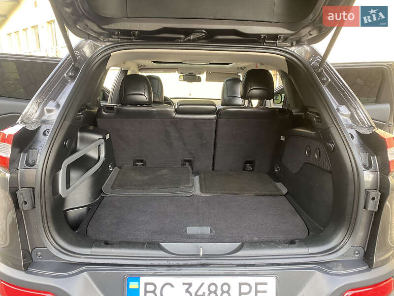 Внедорожник / Кроссовер Jeep Cherokee 2016 в Трускавце