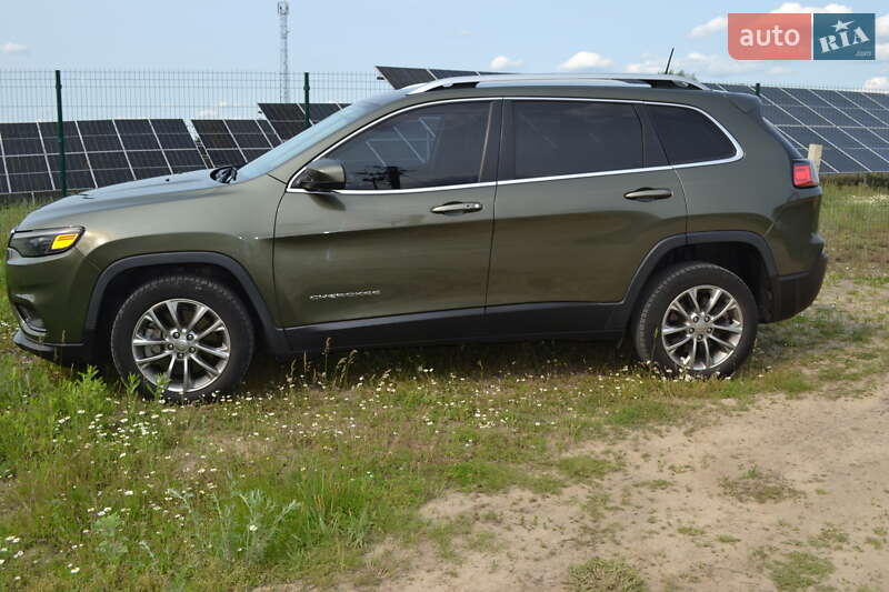 Внедорожник / Кроссовер Jeep Cherokee 2018 в Киеве