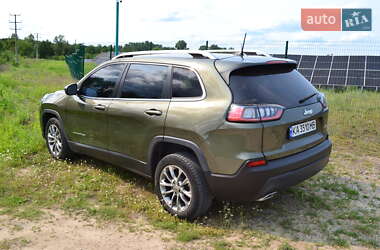Позашляховик / Кросовер Jeep Cherokee 2018 в 
