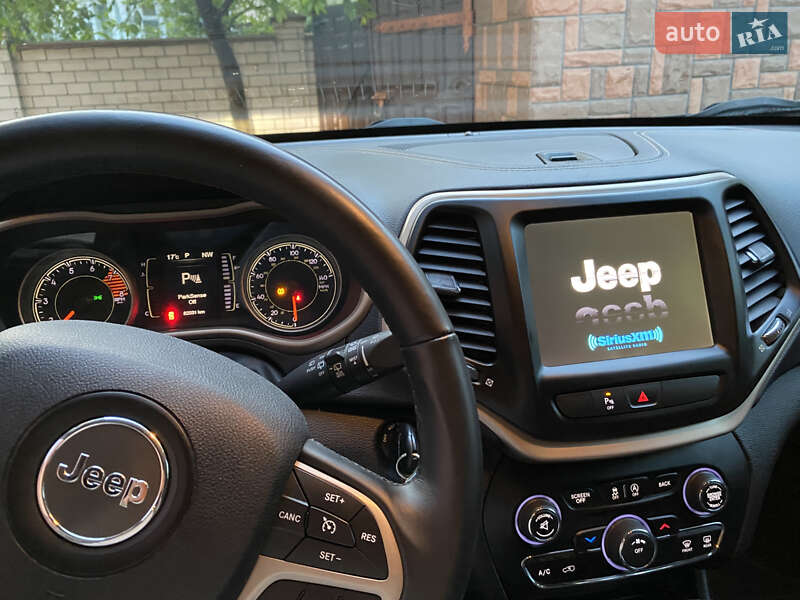 Внедорожник / Кроссовер Jeep Cherokee 2017 в Стрые