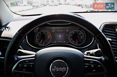 Позашляховик / Кросовер Jeep Cherokee 2019 в 