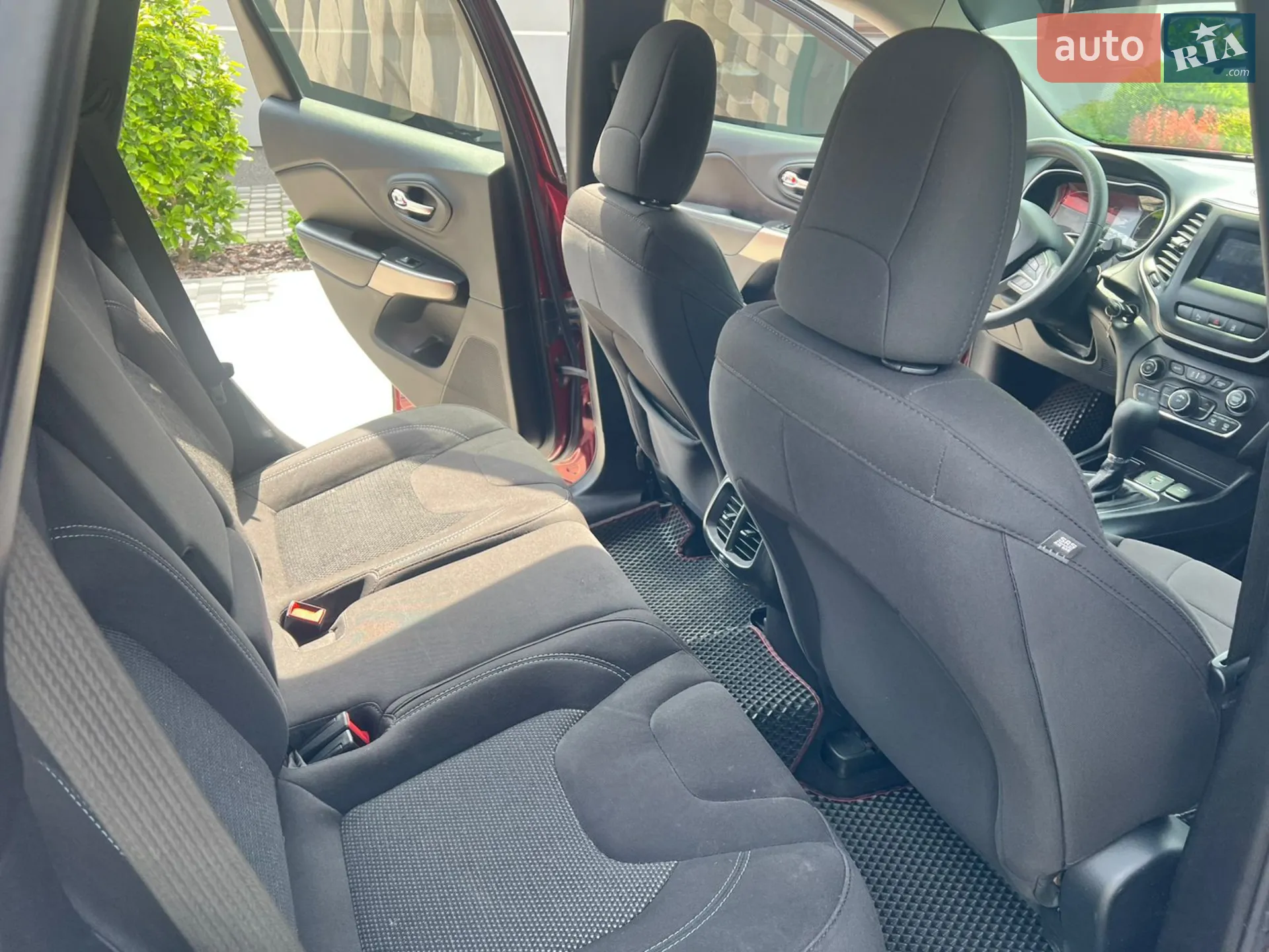 2020 Jeep Cherokee - мініатюра 13