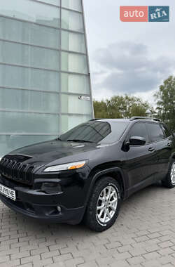 Внедорожник / Кроссовер Jeep Cherokee 2015 в 