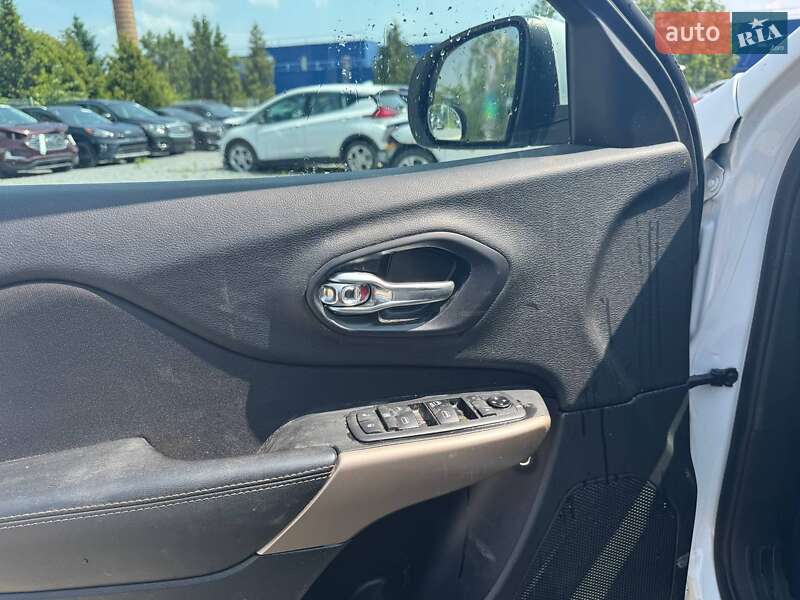 Позашляховик / Кросовер Jeep Cherokee 2017 в Львові