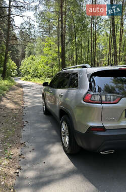 Внедорожник / Кроссовер Jeep Cherokee 2021 в 
