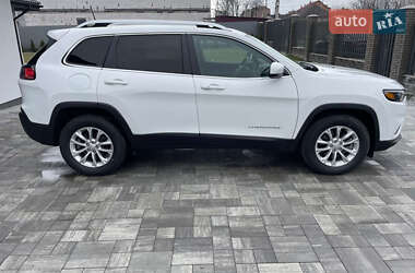 Позашляховик / Кросовер Jeep Cherokee 2019 в 