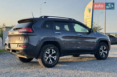Внедорожник / Кроссовер Jeep Cherokee 2015 в 