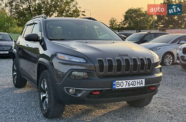 Внедорожник / Кроссовер Jeep Cherokee 2015 в 