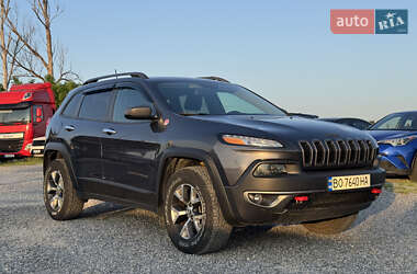 Внедорожник / Кроссовер Jeep Cherokee 2015 в 