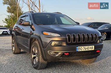 Внедорожник / Кроссовер Jeep Cherokee 2015 в 