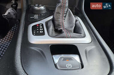 Внедорожник / Кроссовер Jeep Cherokee 2015 в 