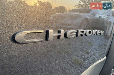 Внедорожник / Кроссовер Jeep Cherokee 2015 в 