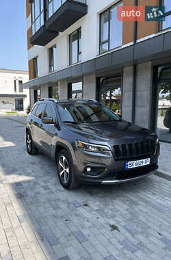 Позашляховик / Кросовер Jeep Cherokee 2018 в 