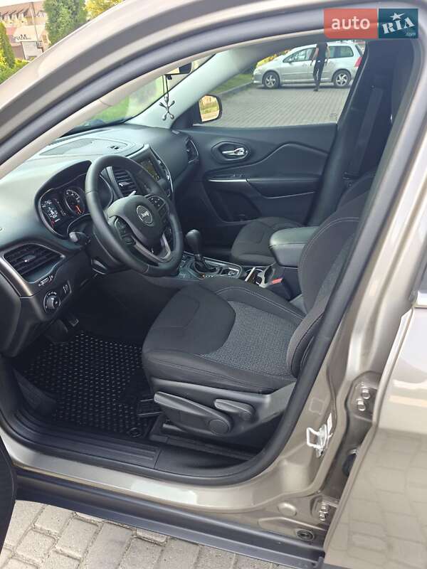 Внедорожник / Кроссовер Jeep Cherokee 2018 в Коломые