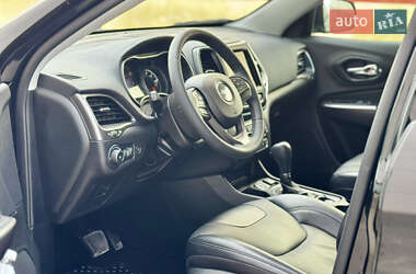Внедорожник / Кроссовер Jeep Cherokee 2022 в 