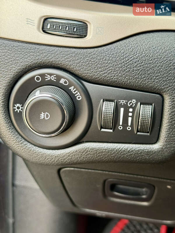 Внедорожник / Кроссовер Jeep Cherokee 2014 в Чернигове фото 20 Внедорожник / Кроссовер Jeep Cherokee 2014 в Чернигове