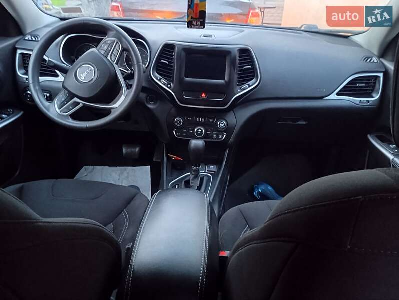 Внедорожник / Кроссовер Jeep Cherokee 2018 в Кременчуге