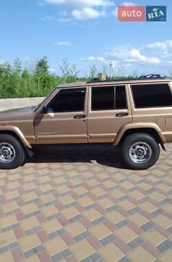 Внедорожник / Кроссовер Jeep Cherokee 1998 в Гайсине