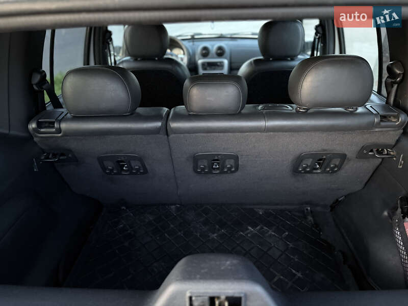 Внедорожник / Кроссовер Jeep Cherokee 2004 в Житомире