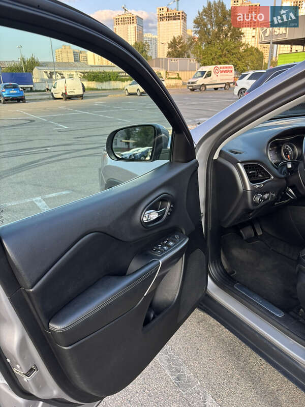 Позашляховик / Кросовер Jeep Cherokee 2018 в Києві