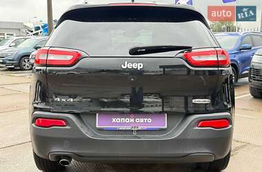 Внедорожник / Кроссовер Jeep Cherokee 2015 в 