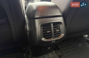 Внедорожник / Кроссовер Jeep Cherokee 2015 в 