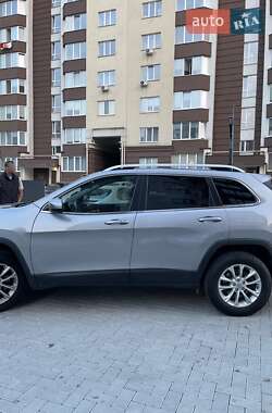 Внедорожник / Кроссовер Jeep Cherokee 2018 в 