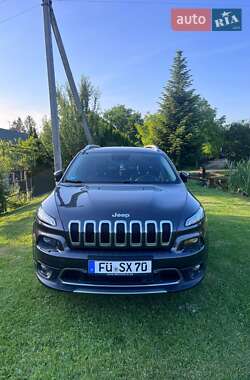 Внедорожник / Кроссовер Jeep Cherokee 2015 в 